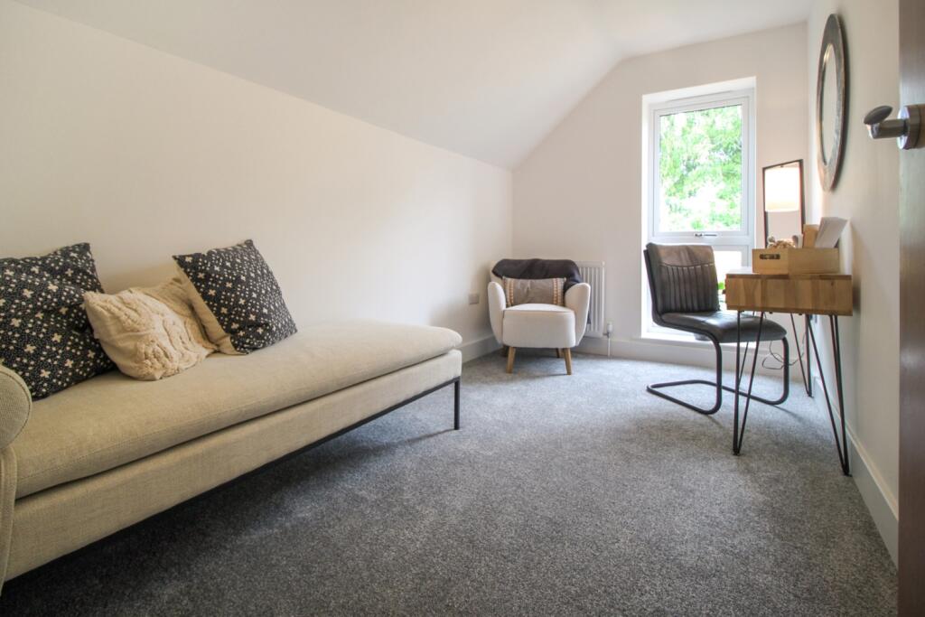 F3DFE887-A1B8-43A4-A1D5-33BB12409CD9