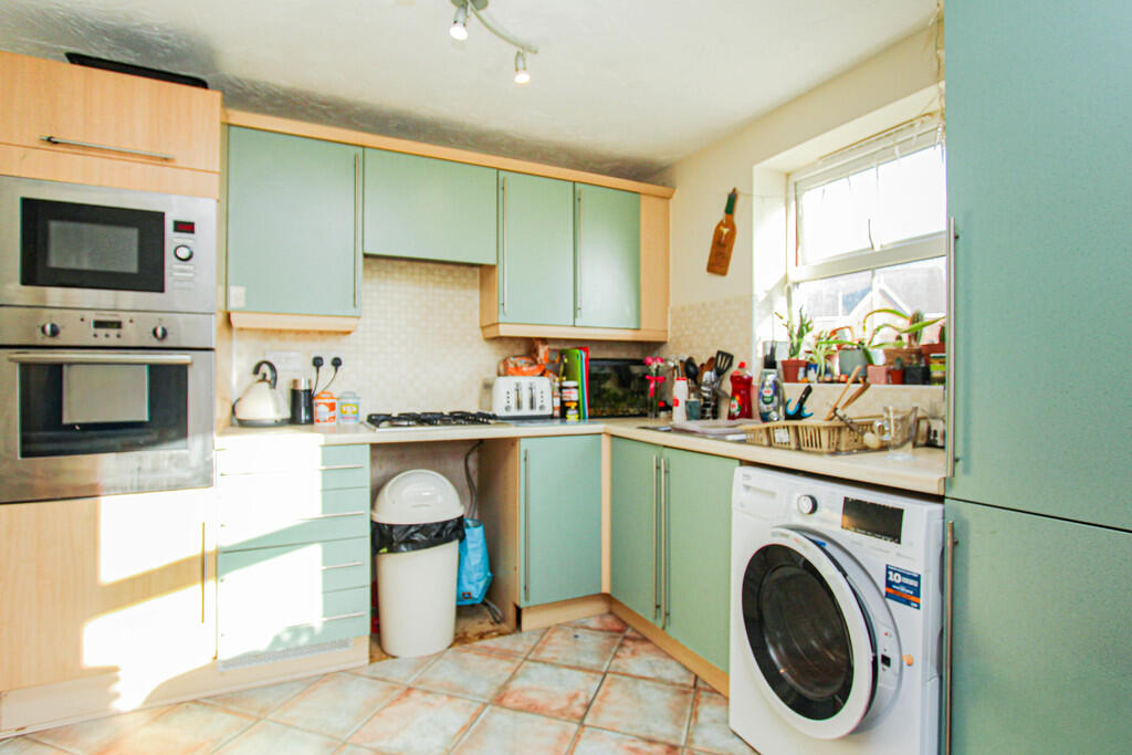 Kitchen/Breakfast...