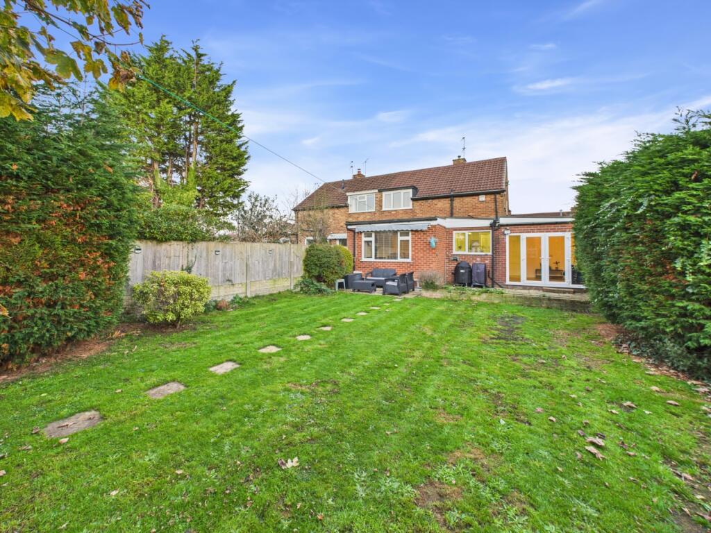 CAM02386G0-PR0152-STILL024