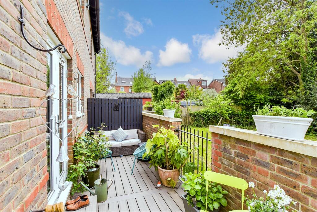 External Lifestyle Photograph