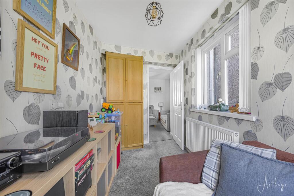 Rear study/music room/snug