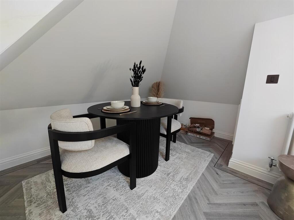 Goldstone Crescent 7  (12).jpg