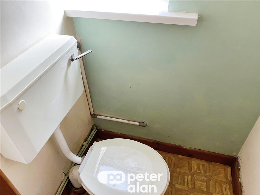 Cloakroom/wc