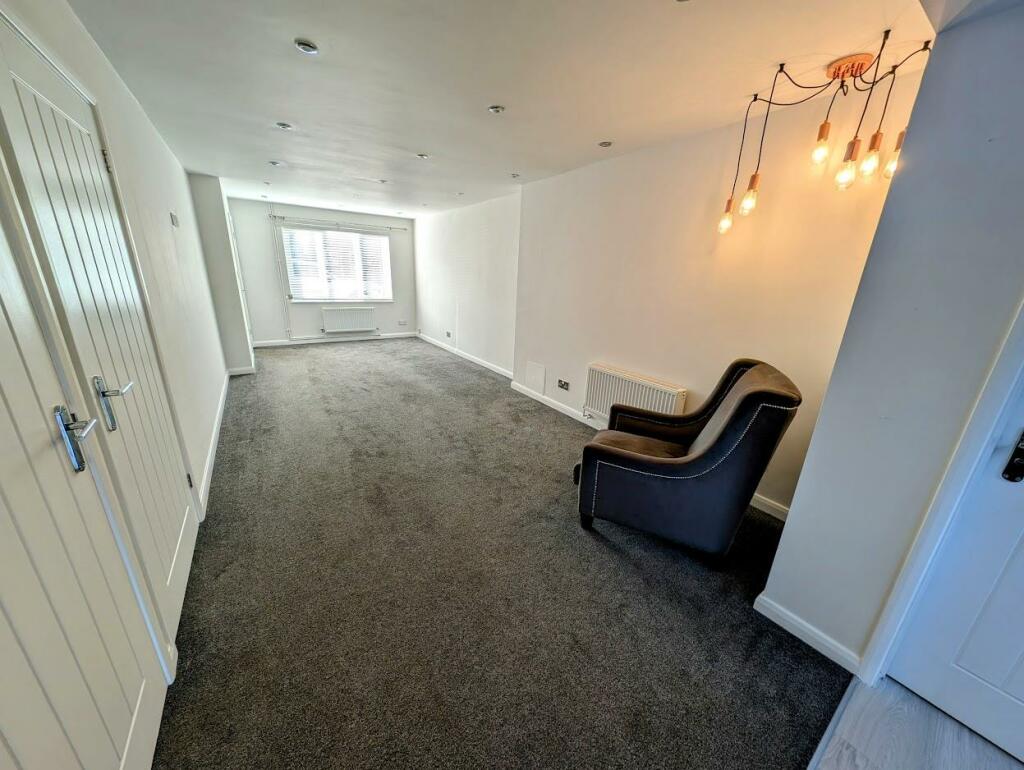 lounge 2.jpg