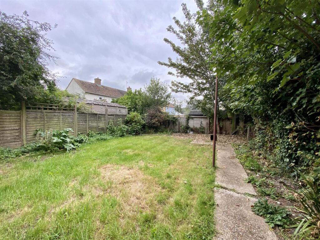 3 Meadowbrook Rd Garden.jpg