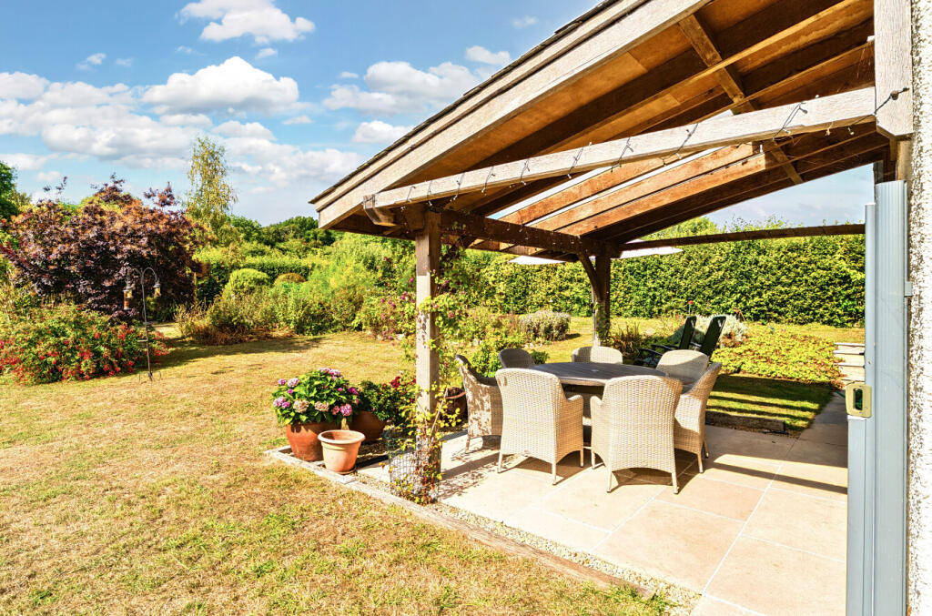 1333799-1-68a2e73...