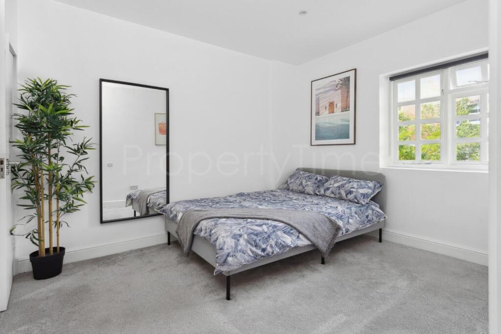 1605202518_PTIME_1c Ickburgh Road _E5 8AF_018.jpg