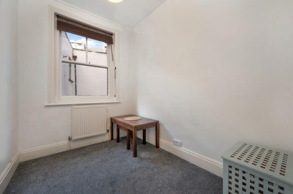 BEDROOM 1.jpg