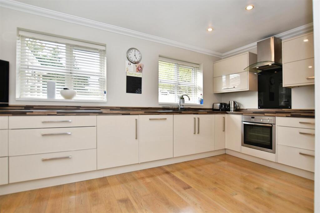 f7549f3e-kitchen 20only 20 282 29.JPG