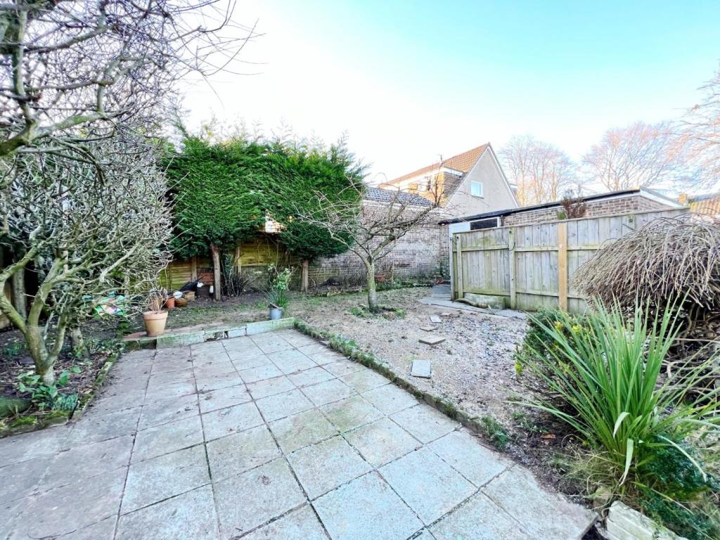 Garden pic 3.jpg