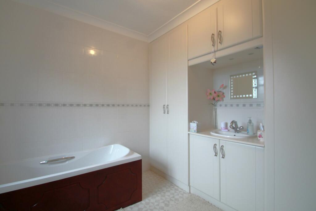 En-Suite Bathroom