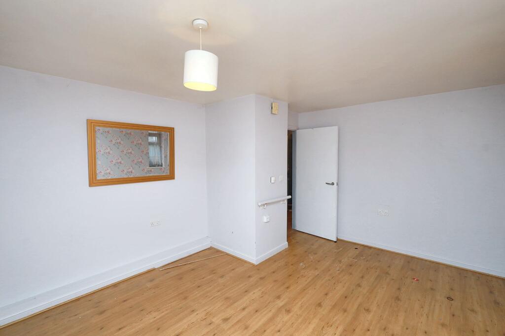 3 Pond Lees Close, Dagenham, RM10 9BQ