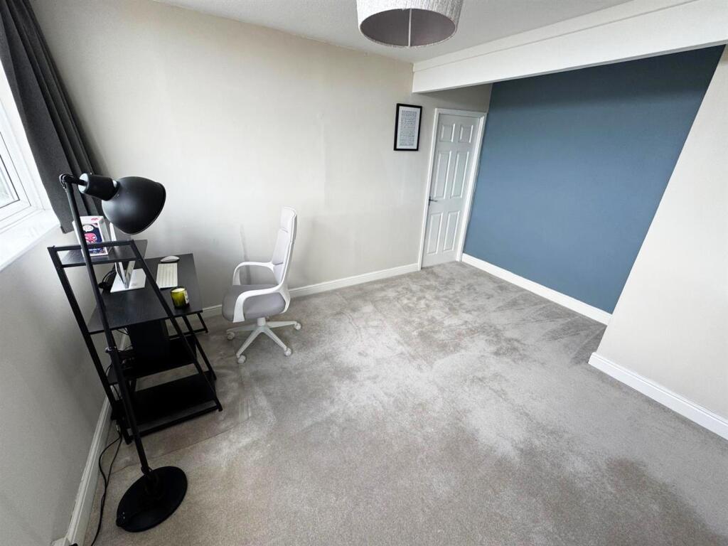 2nd Bedroom