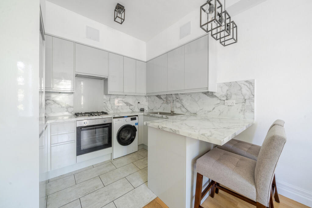 8-681de7dd7a933-1...