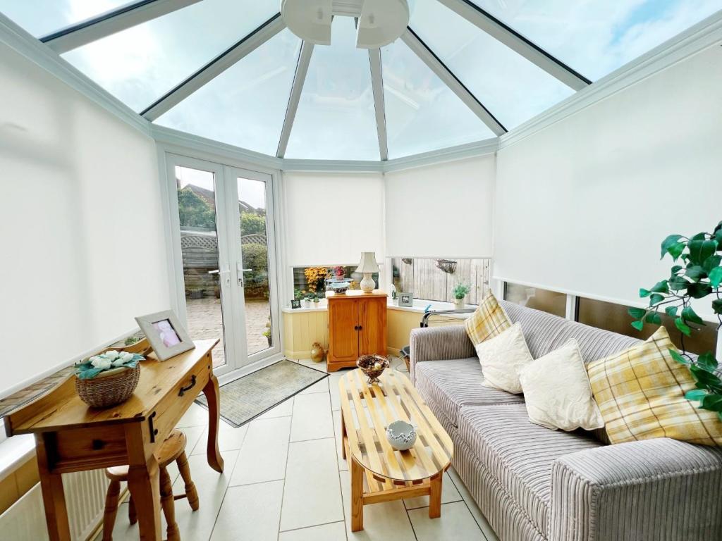 Conservatory pic 1.jpg