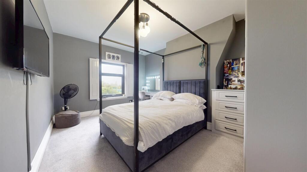 Dentons Green Lane Bedroom