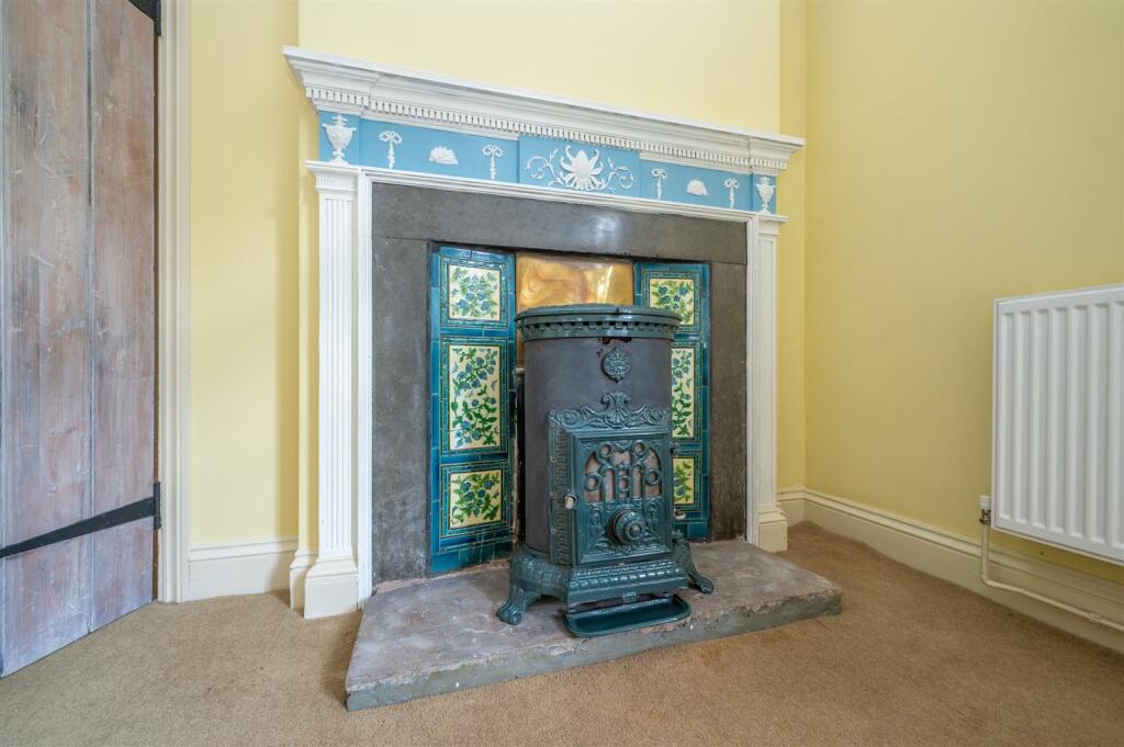 Fireplace (Bedroom or Family Room)