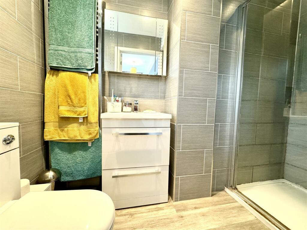 EN-SUITE: