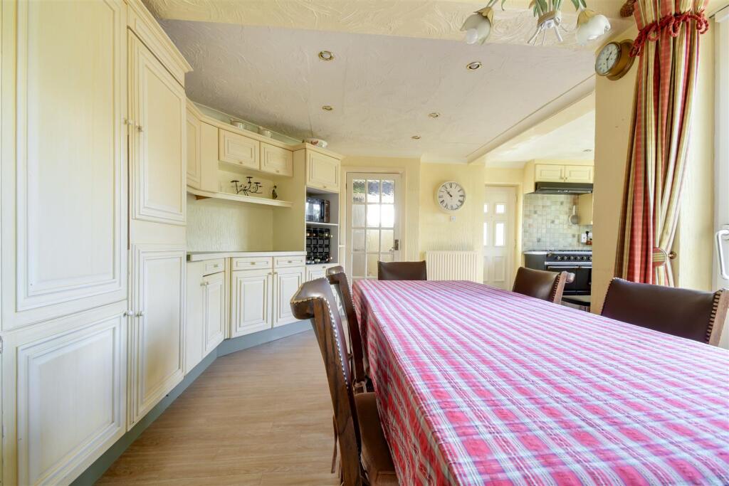 Kitchen diner