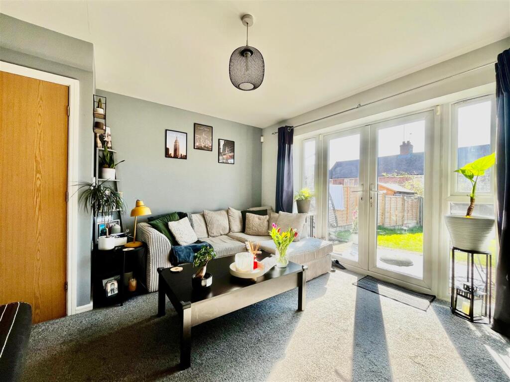 Living Room.jpg