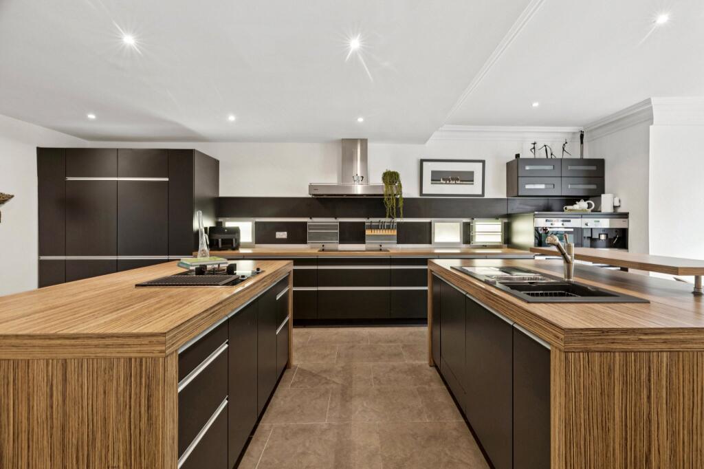 Dining Kitch  (L.G.)