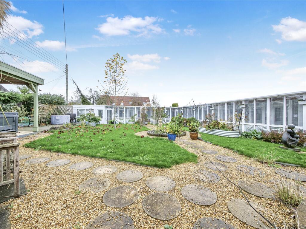 Successful Cattery Business & Family Home