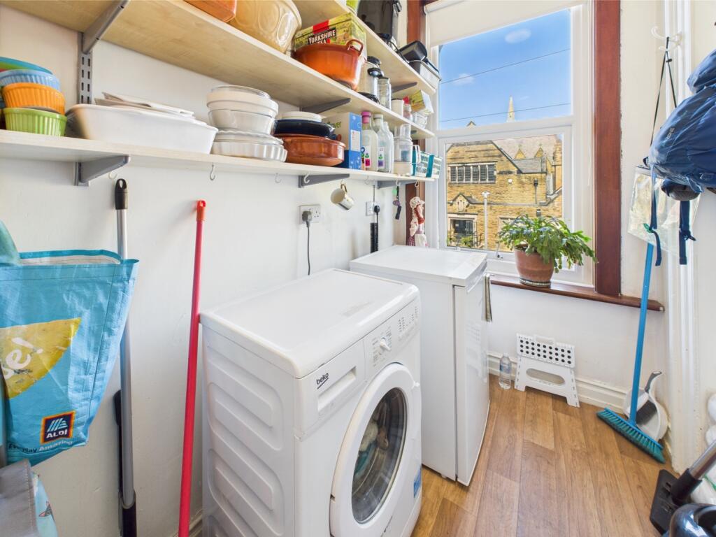 CAM02386G0-PR0130-STILL008