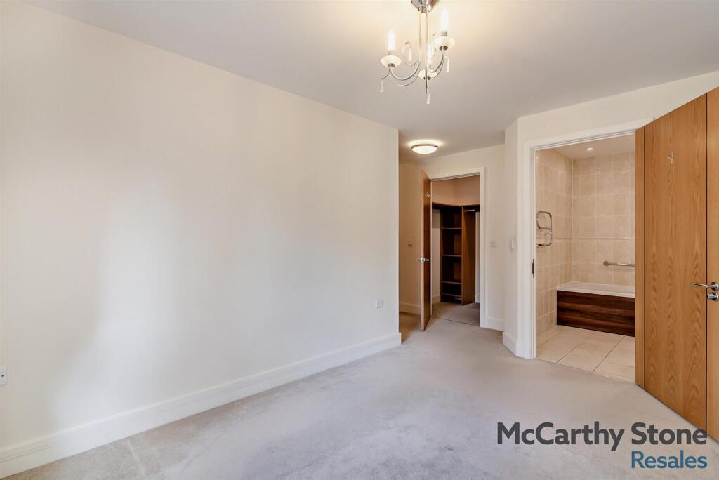 8668173-interior18-800.jpg