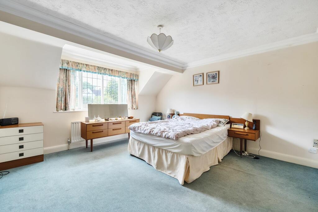 Master bedroom &amp; Ensuite