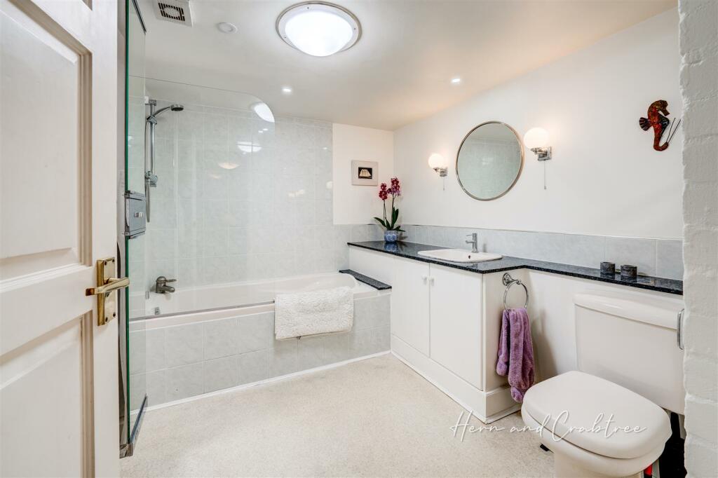 Wellfield Court, Marshfield, HernCrabtree (38).jpg