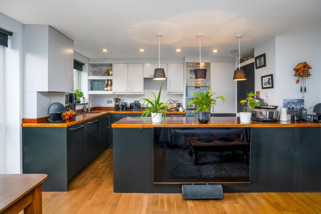 For Sale 1 Bedroom Flat SE19 Eskmont Ridge Kitchen