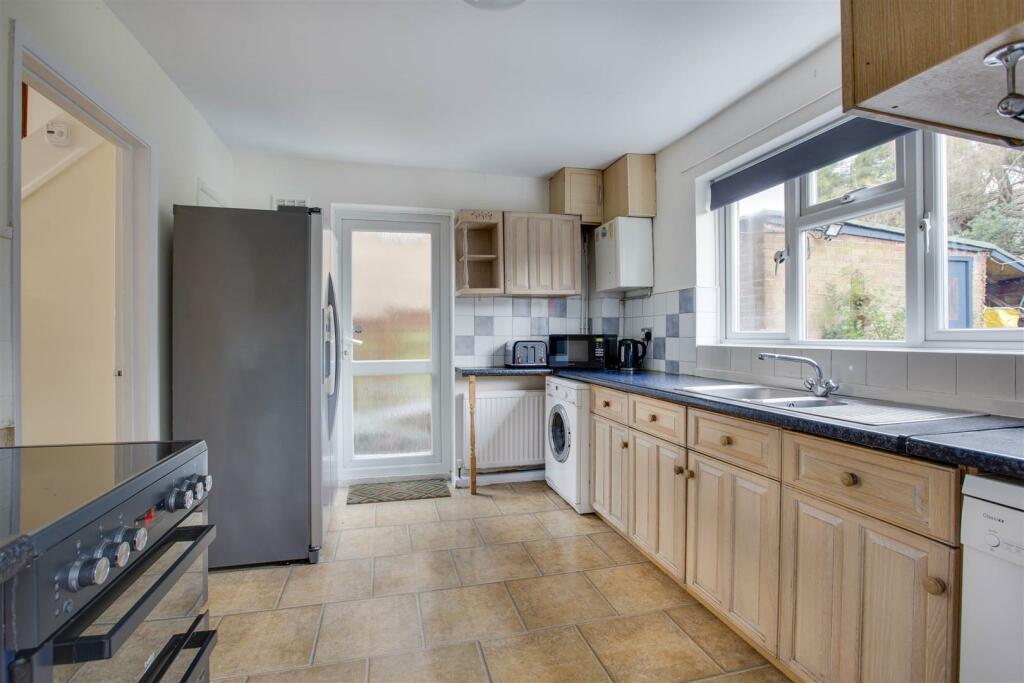 93 Gayhurst Road, HP13 7XJ (LOW RES)-10.jpg