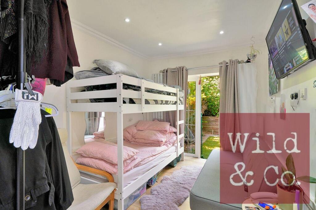 Ground Floor Flat, 123 Powerscroft Road - 92efn3j8