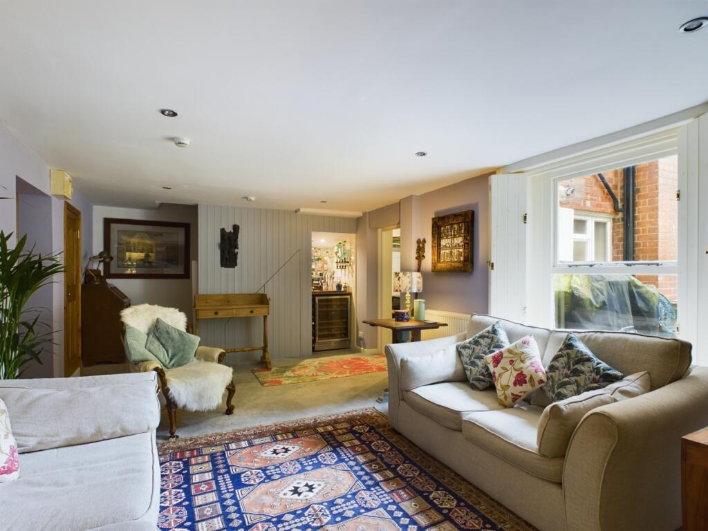 CAM03062G0-PR0029-STILL009