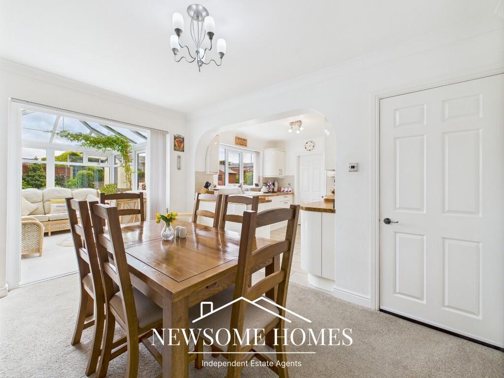 Kitchen/ Dining Room