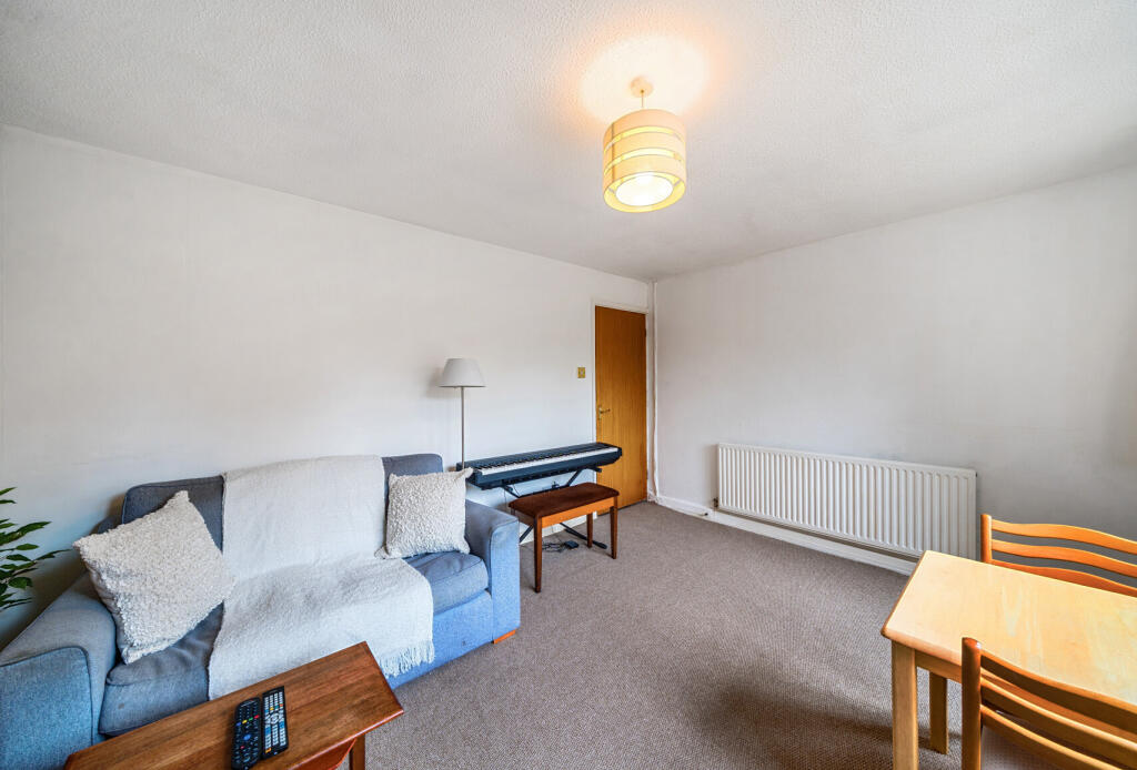 1319504-8-6863c9d...