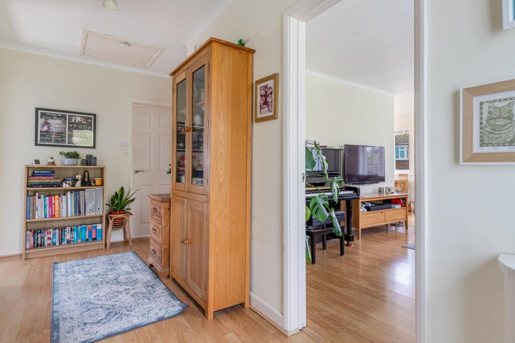 A07 - 30 Copythorne Rd Brixham - 250423