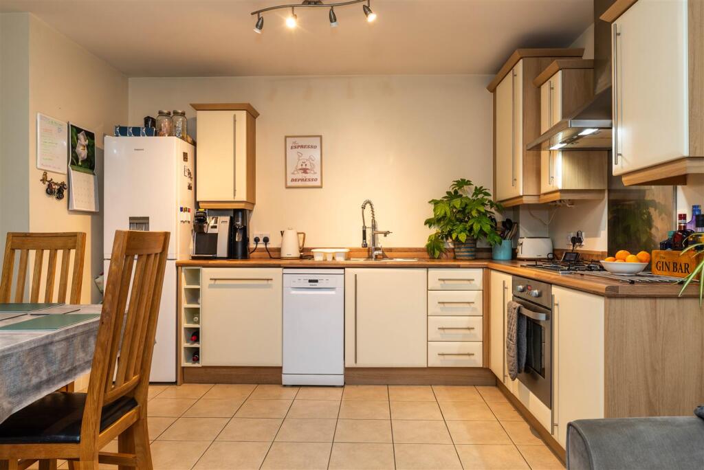 Living Kitchen &amp; Dining