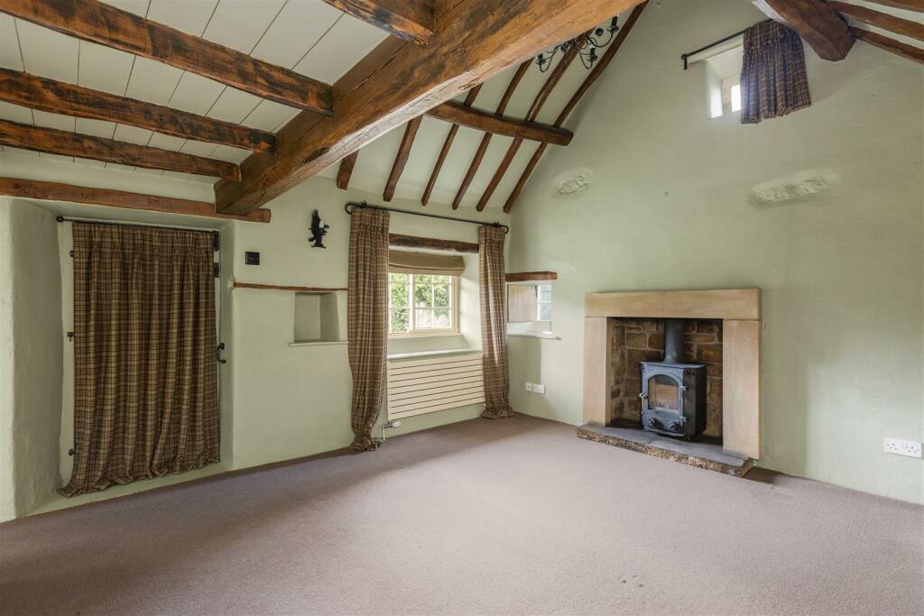 Black Eagle Cottage Sitting Room-3.jpg