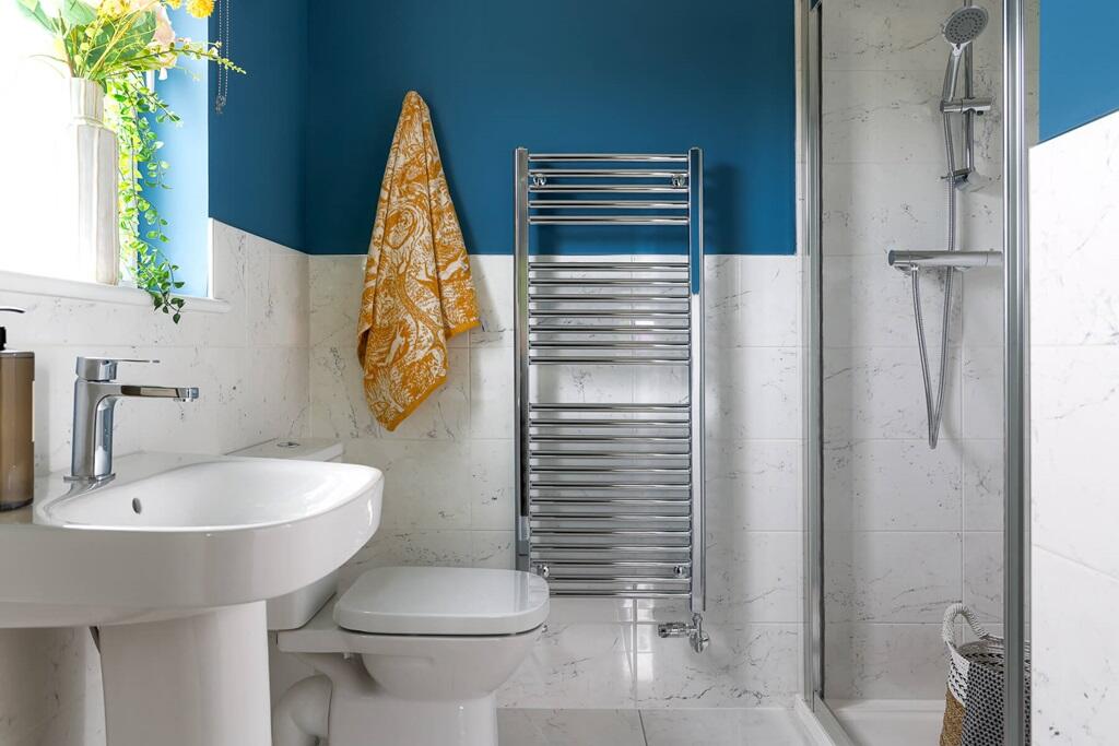 An en suite away from the family