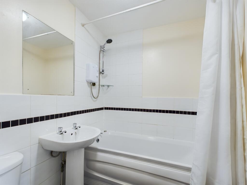 CAM01440G0-PR0102-STILL011