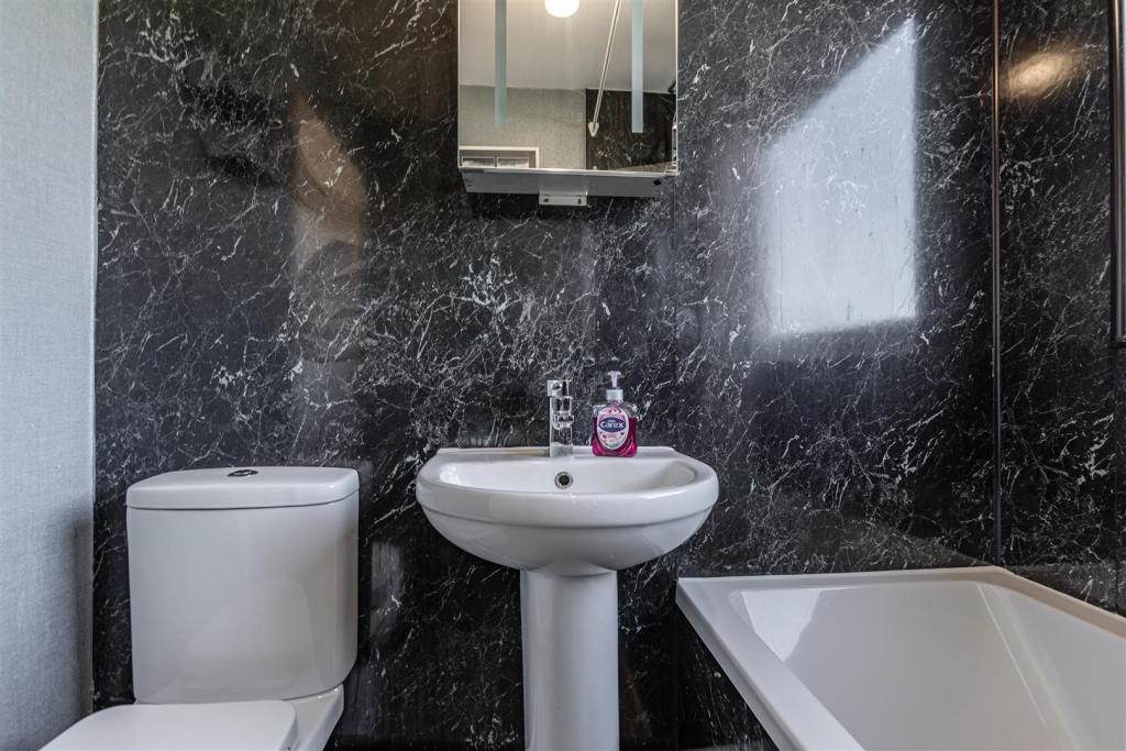 180 Croft Street Galashiels 15.JPG