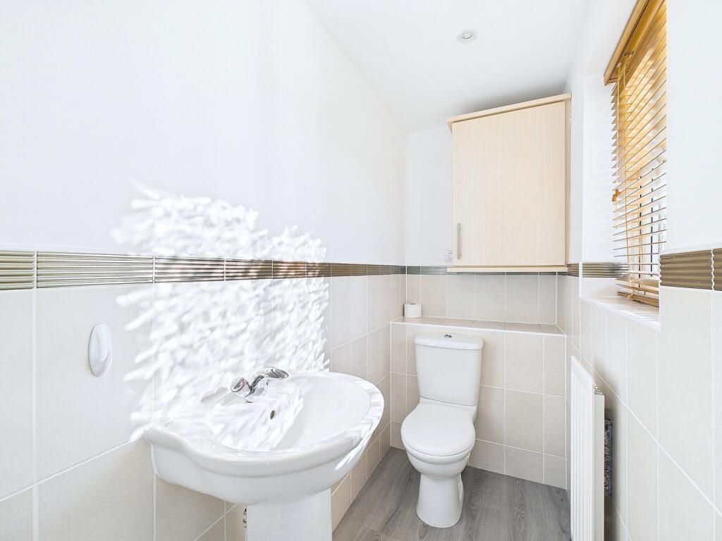 CAM01909G0-PR0320-STILL001