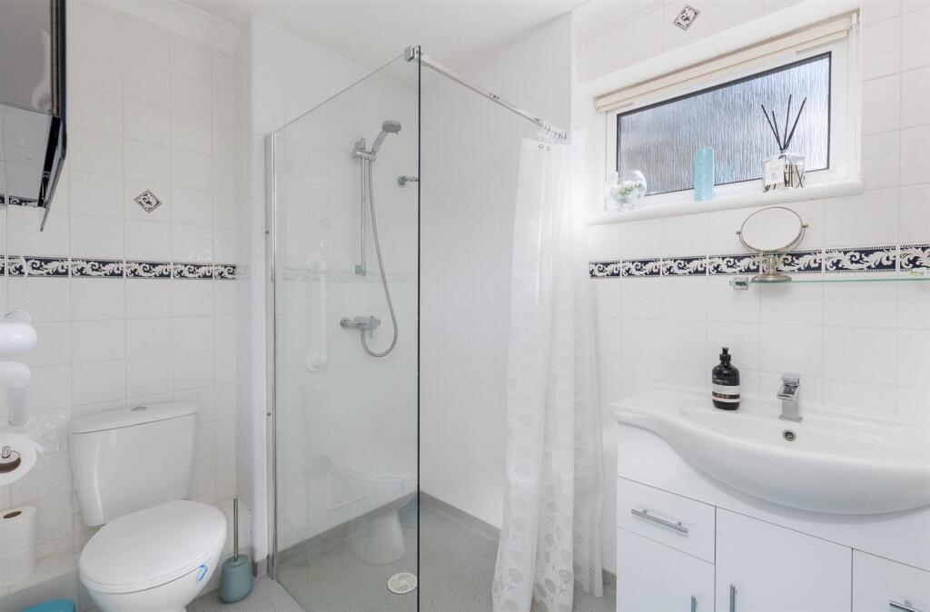 Shower Room En-Suite