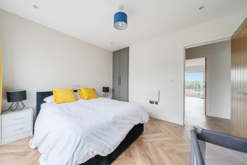 1332239-18-68907b...