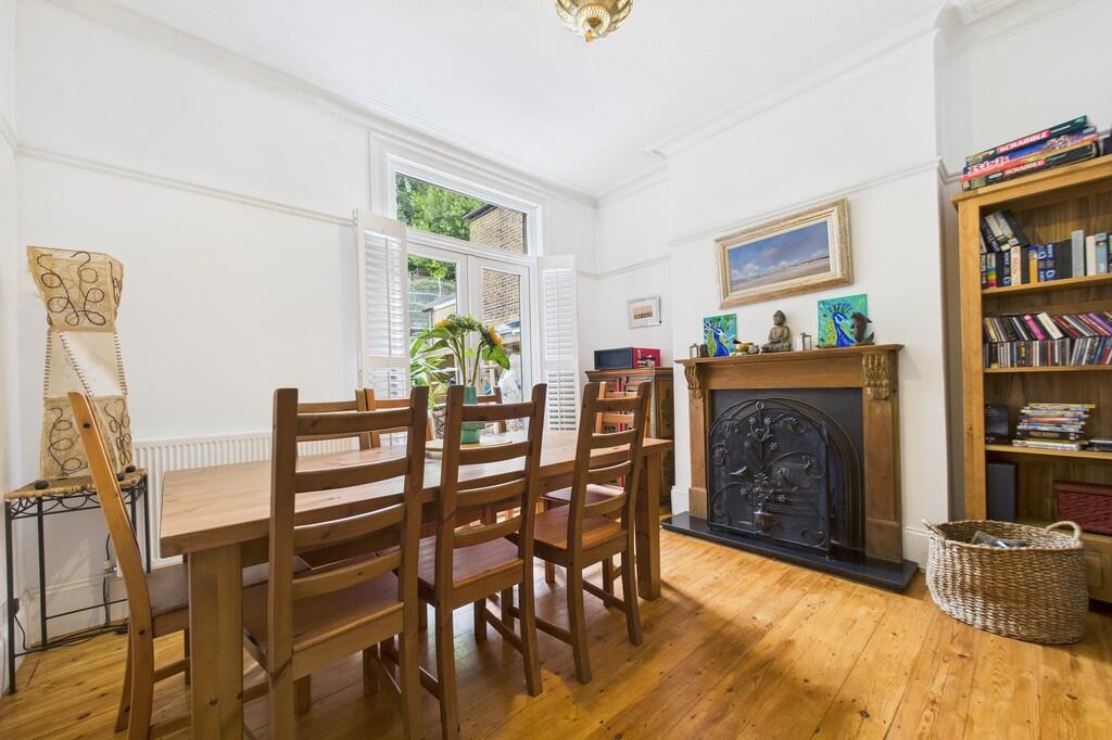 CAM01085G0-PR0610...