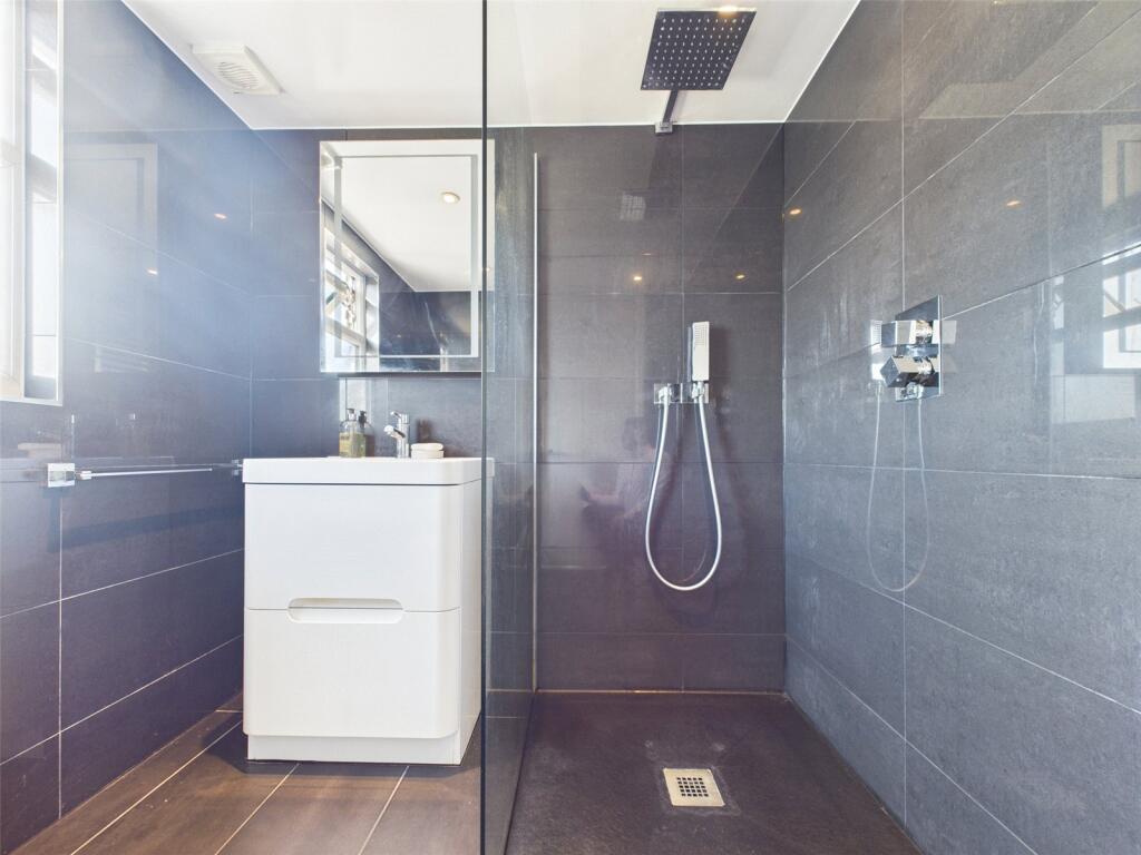Ensuite