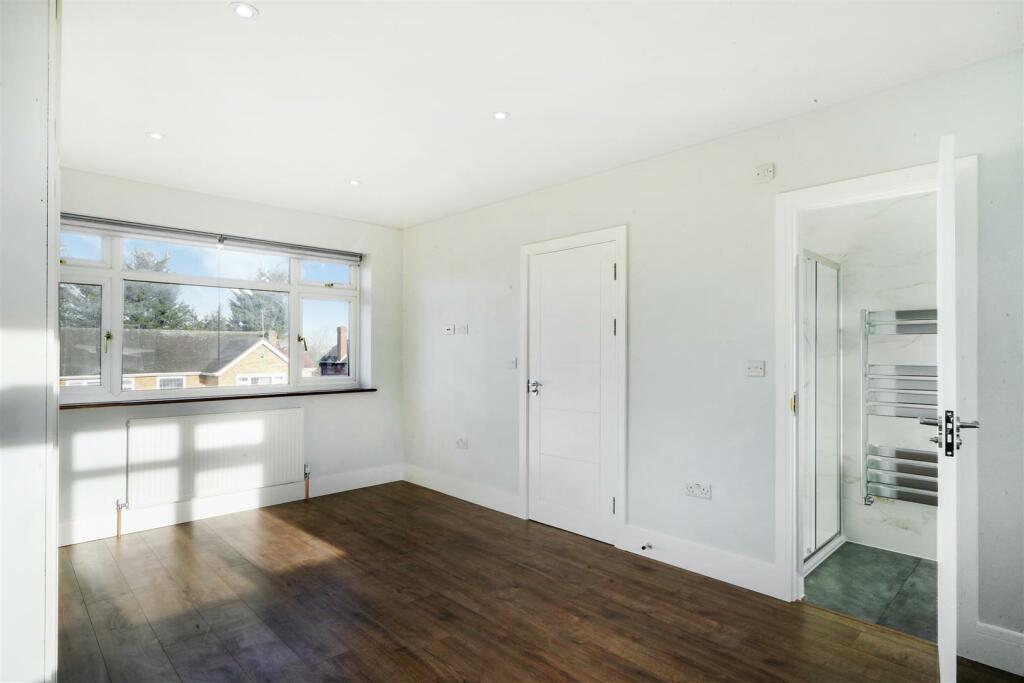16 Kenelm Close - QTQ32n1lvKp0h2inRzip.jpg