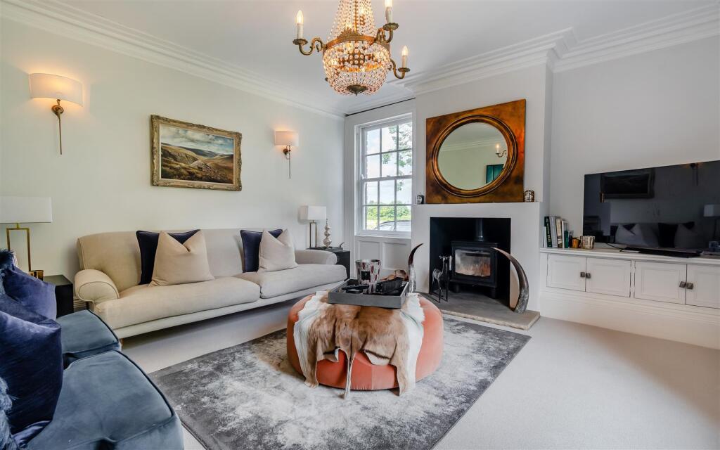 8647023-interior11.jpg