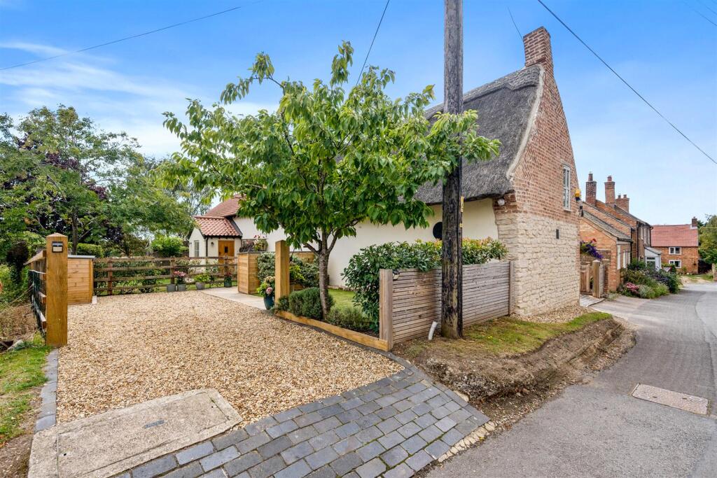 RoseCottageWeb03.jpg